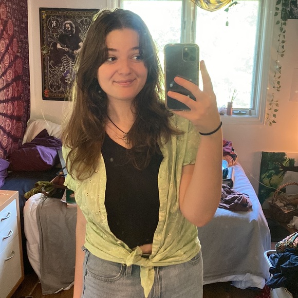 comfy and pretty spring top that fits all sizes XL and under! - Picture 3 of 4